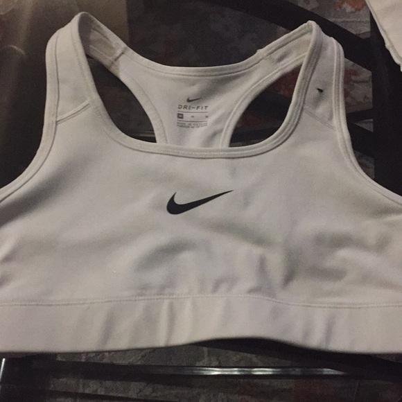 Nike Small Victory Compression Bra small only - Picture 2 of 4